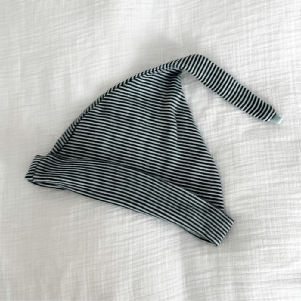 5/$20 Striped knot Hat | Carter’s | 3-6 Months